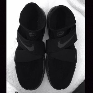 WMNS NIKE FREE MOTION RUNNING SHOES 9